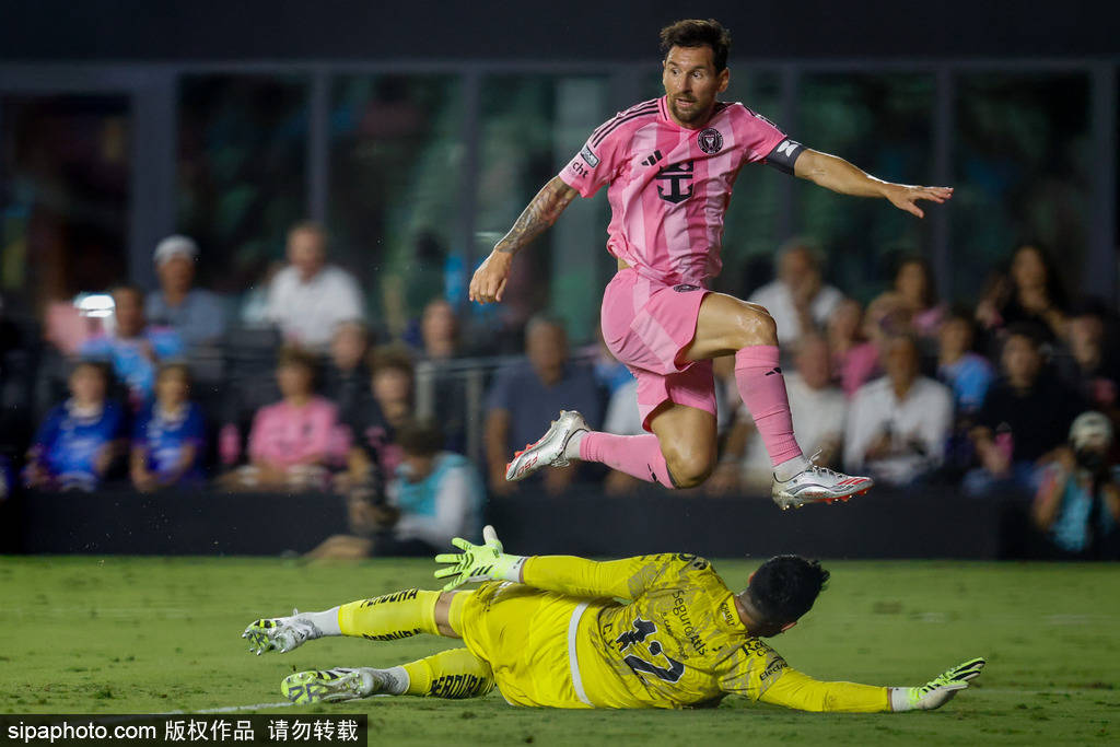 爱游戏官方正版APP关于梅西在公牛比赛中晋级下一阶段，比赛局势复杂引发热议！的信息