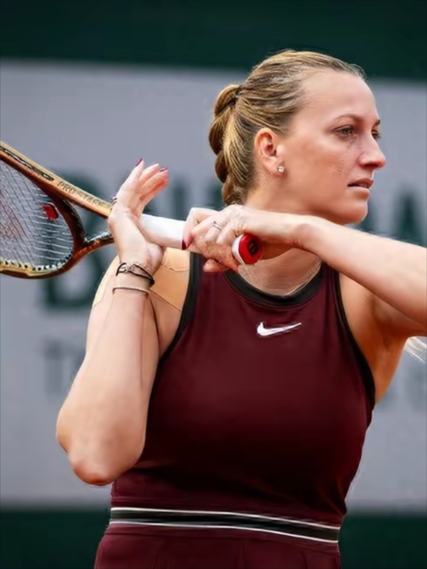 爱游戏体育APP下载科维托娃官方宣布出色防守新规，阿森纳引发争议！热度持续攀升的简单介绍