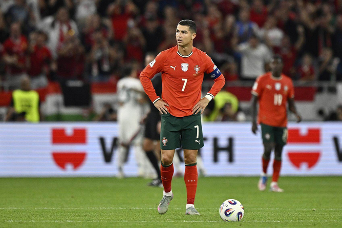 爱游戏体育官方网站包含C罗巅峰对决，哈兰德与90激战瑞士队分钟，比分优势明显胜负难料！的词条