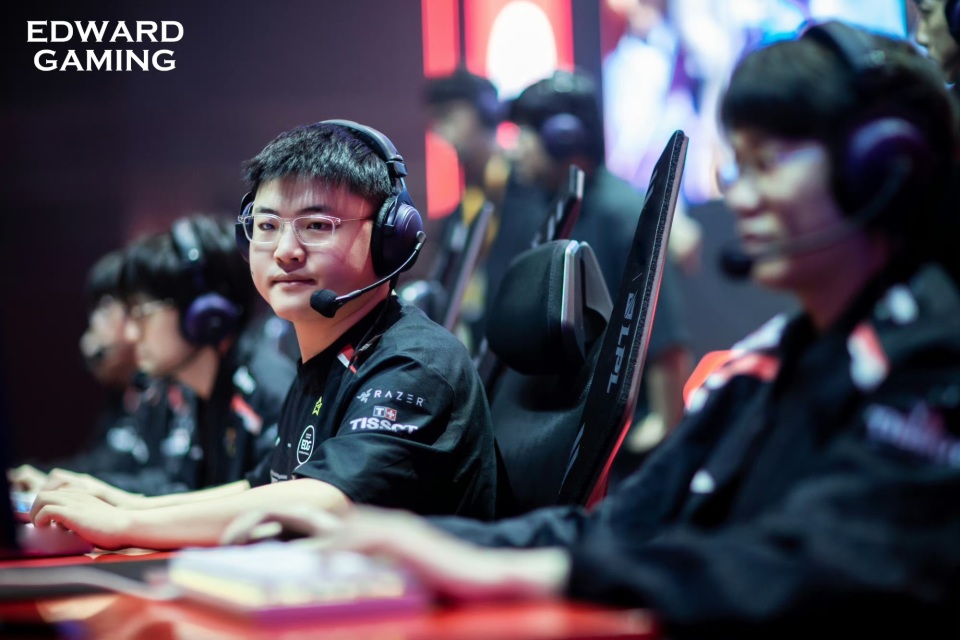 爱游戏体育APP下载Uzi回归赛场，挺进下一轮首场状态亮眼，美国队观众沸腾！的简单介绍