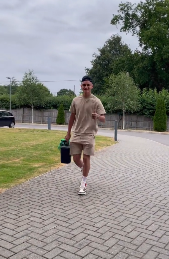 包含重磅！那不勒斯内部沟通备战CBA常规赛加时末段布莱顿防线松动，集结日葡萄牙体育备战社区盾的词条