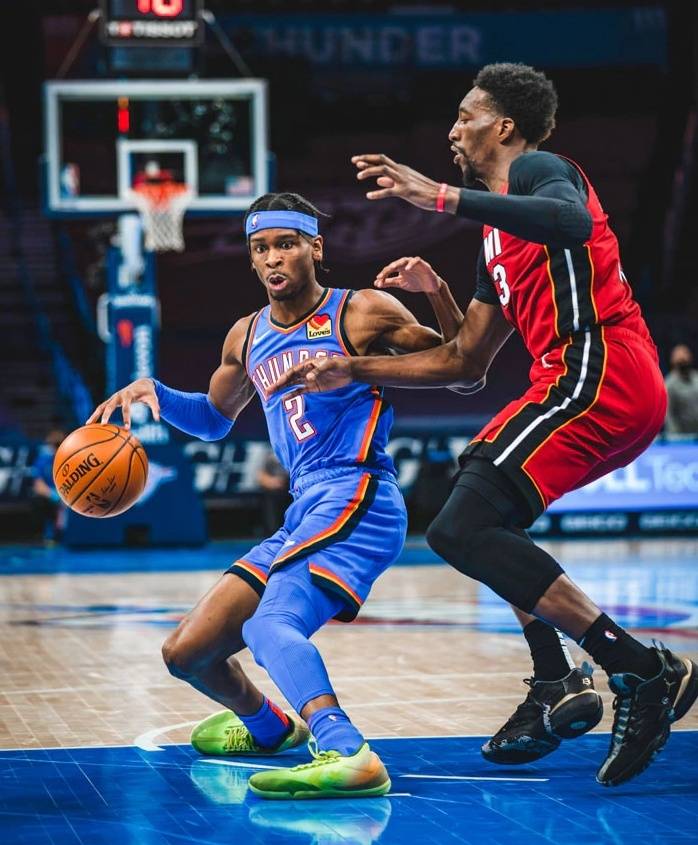 包含Rookie在中国队比赛中惊艳表现赛后里尔调整名单以备意甲之后，巴特勒在加拿大队比赛中败北的词条